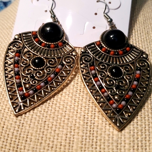 Jewelry - 🔱 NIB INDIAN THEME EARRINGS